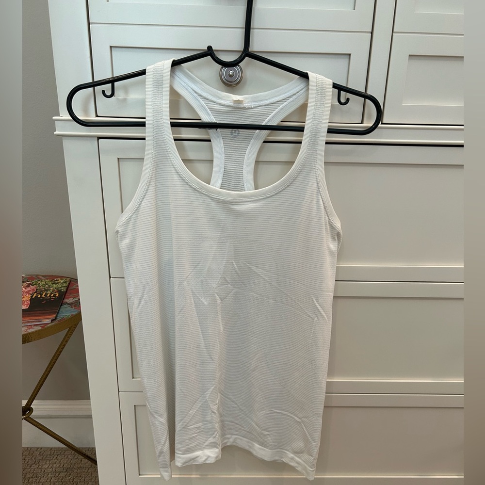 Lululemon size 6 tank